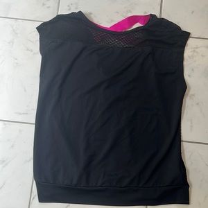 Black work out tank